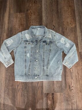 HYFVE HYFVE HYFVE Light Wash Distressed Denim Jacket (oversized size S)